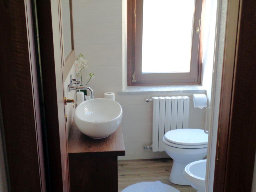 Mont Gele Hotel Ollomont Szoba fotó