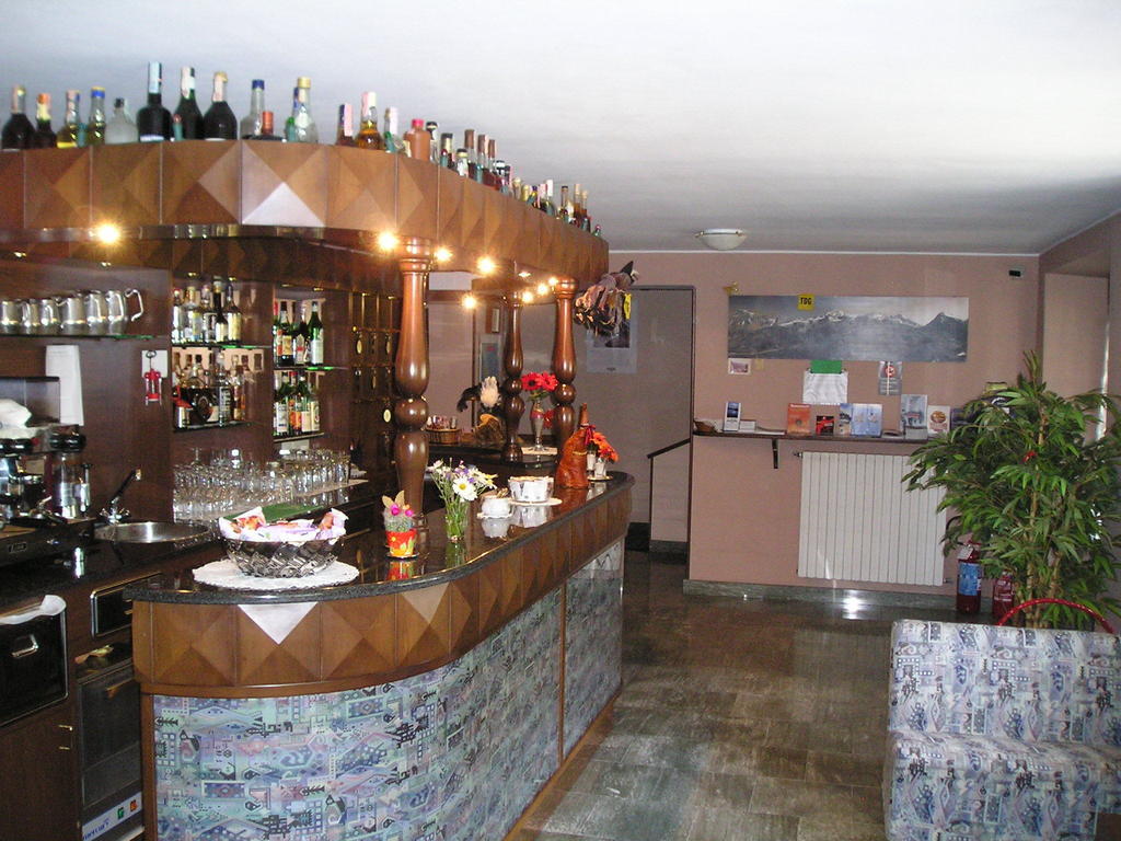 Mont Gele Hotel Ollomont Kültér fotó