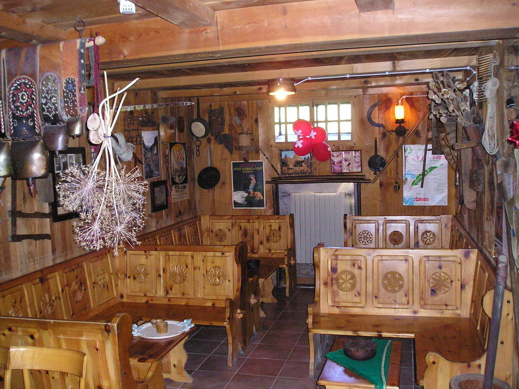 Mont Gele Hotel Ollomont Kültér fotó