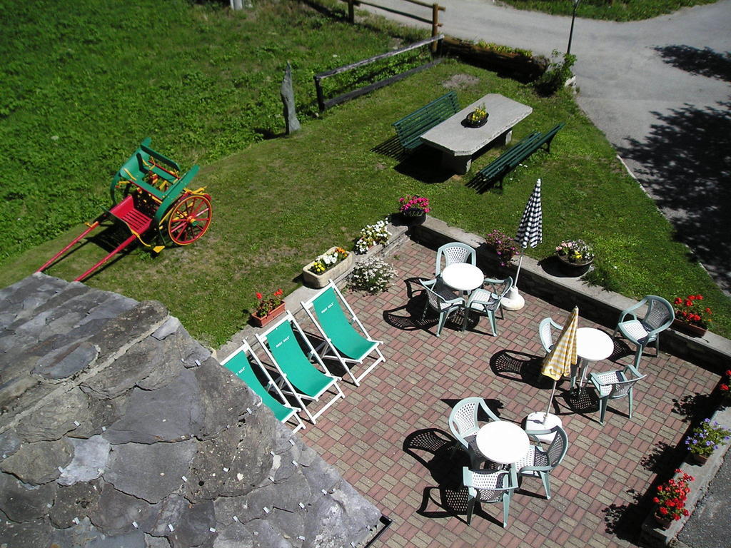 Mont Gele Hotel Ollomont Kültér fotó