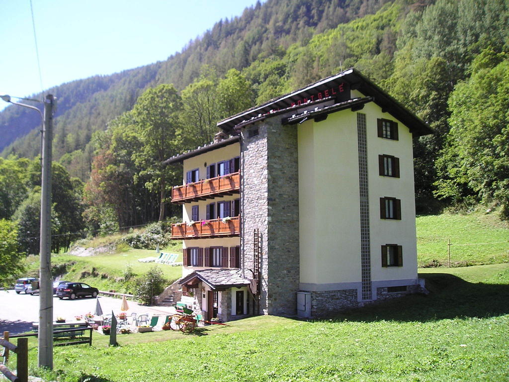 Mont Gele Hotel Ollomont Kültér fotó