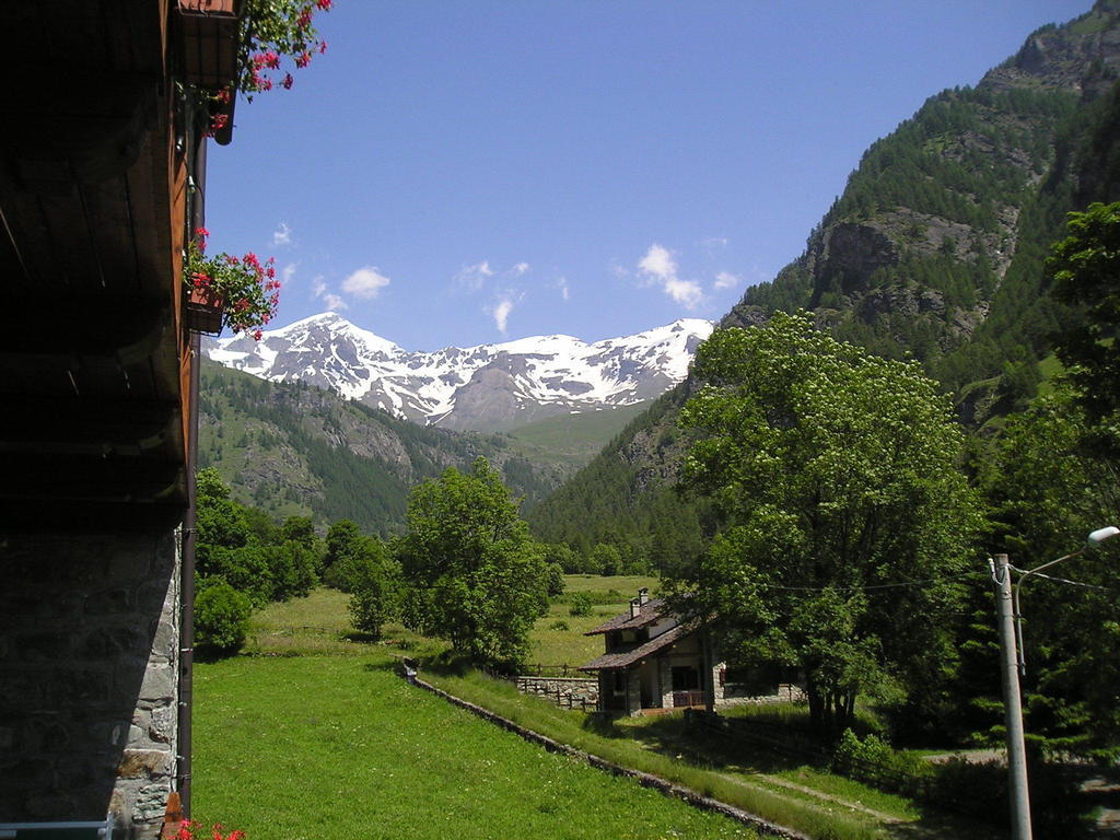 Mont Gele Hotel Ollomont Kültér fotó