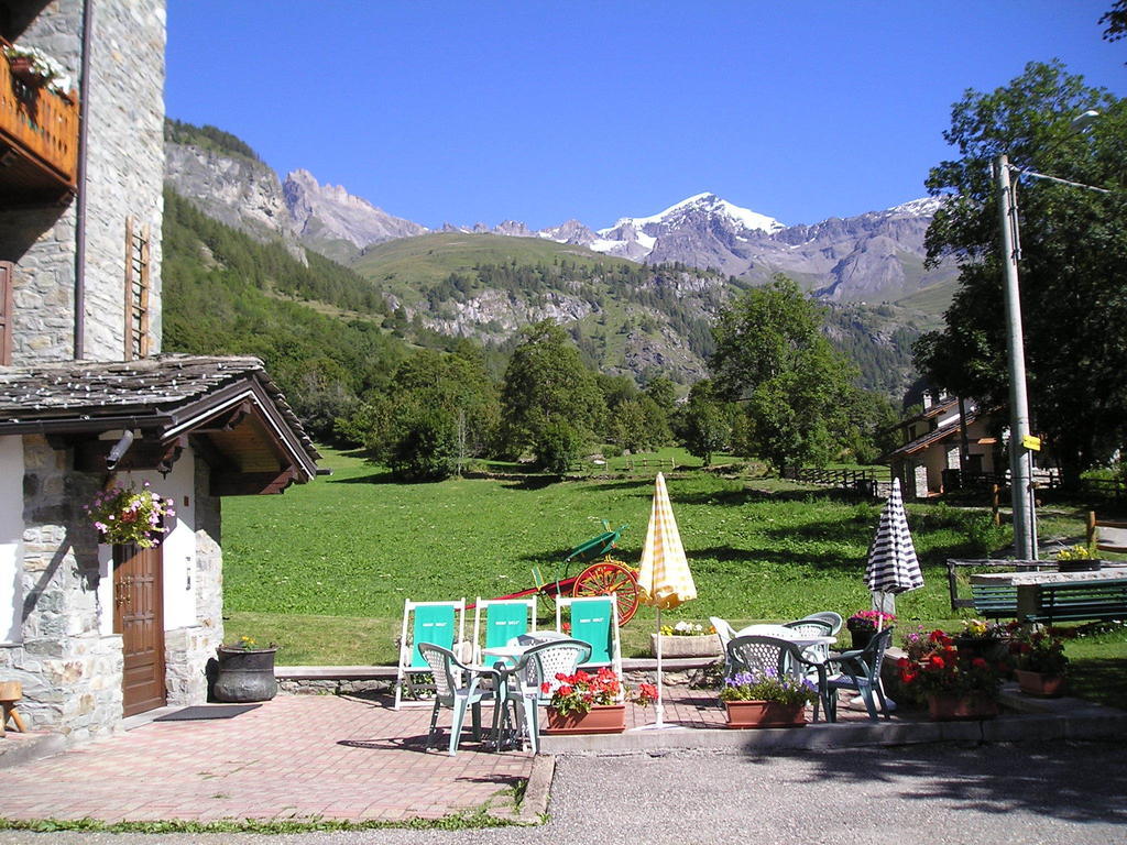 Mont Gele Hotel Ollomont Kültér fotó