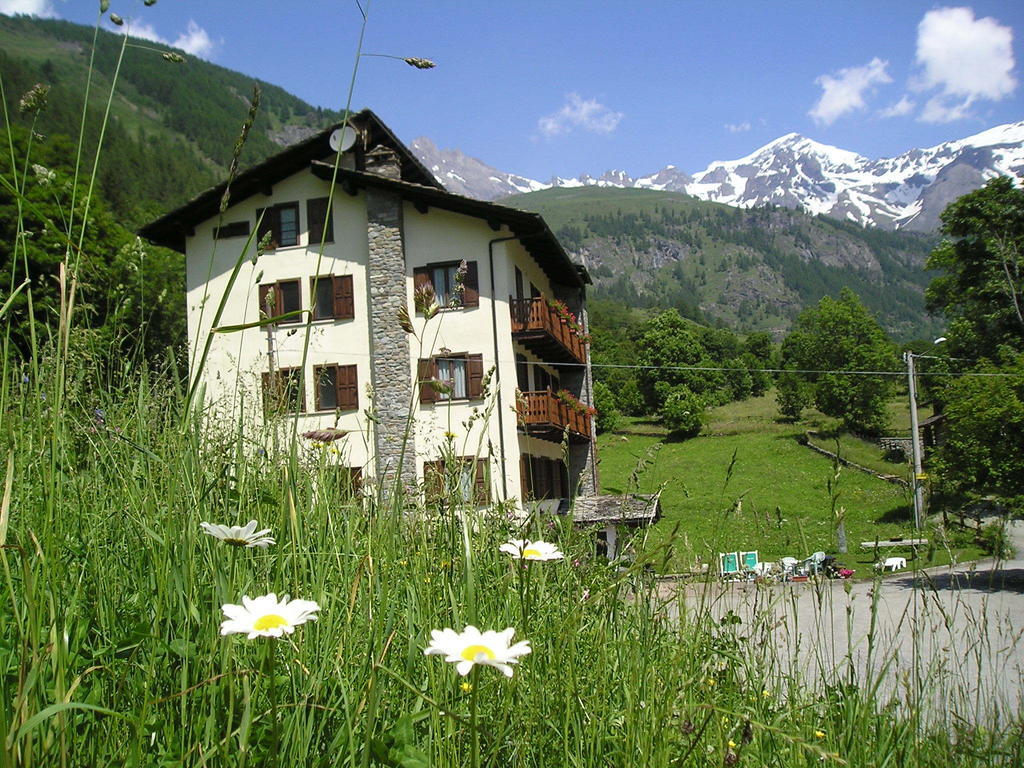 Mont Gele Hotel Ollomont Kültér fotó