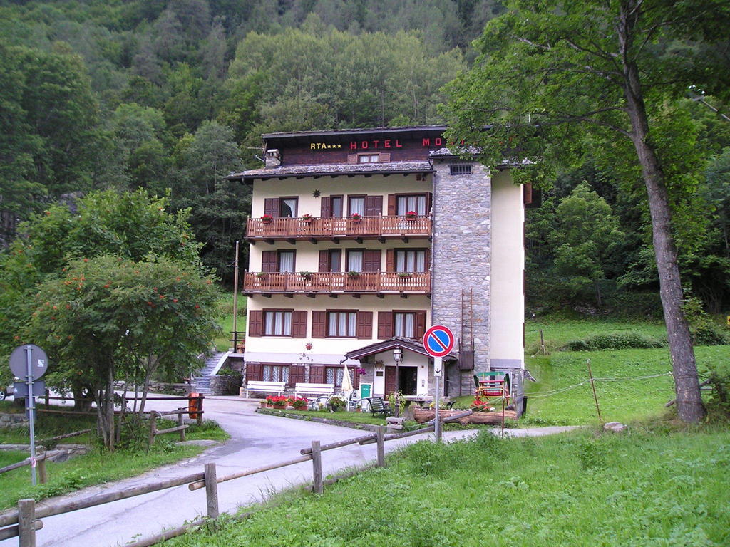 Mont Gele Hotel Ollomont Kültér fotó