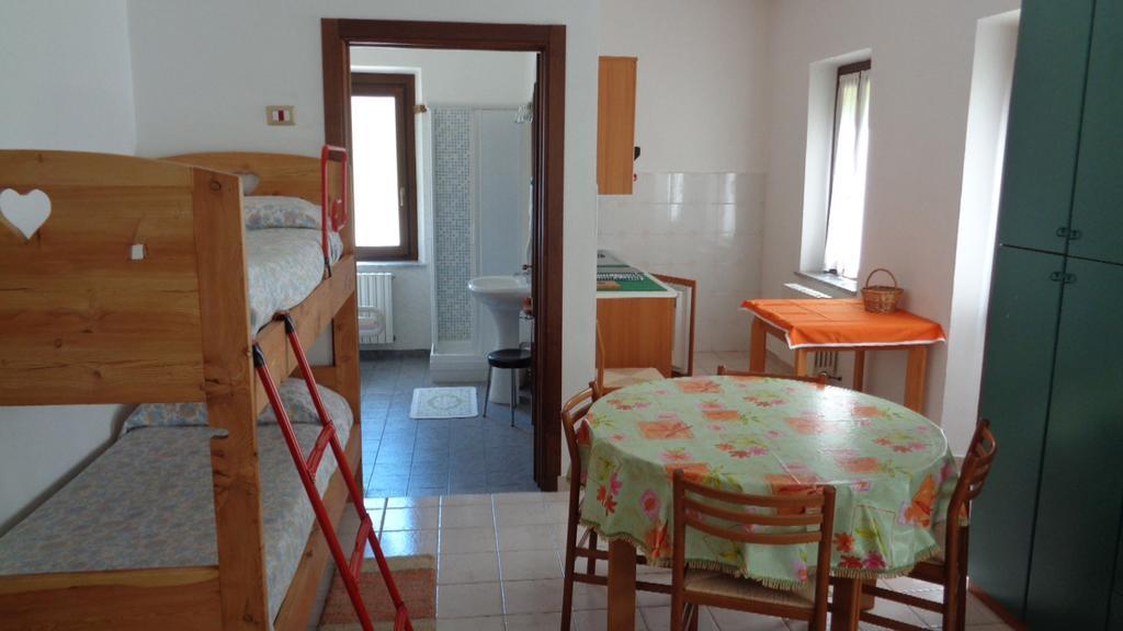 Mont Gele Hotel Ollomont Kültér fotó