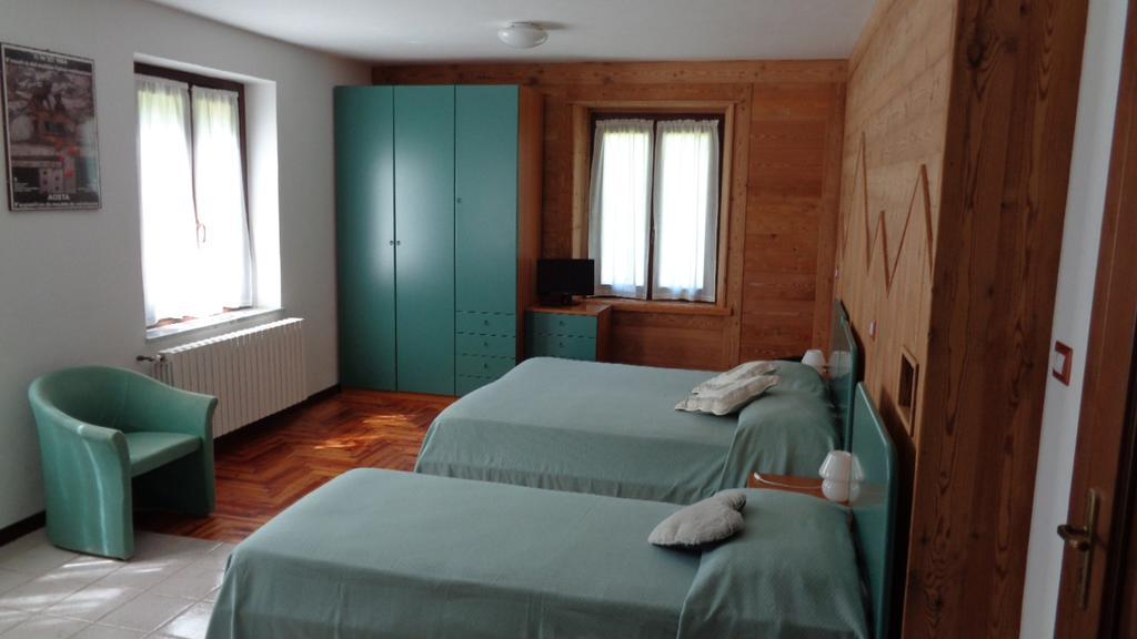 Mont Gele Hotel Ollomont Kültér fotó