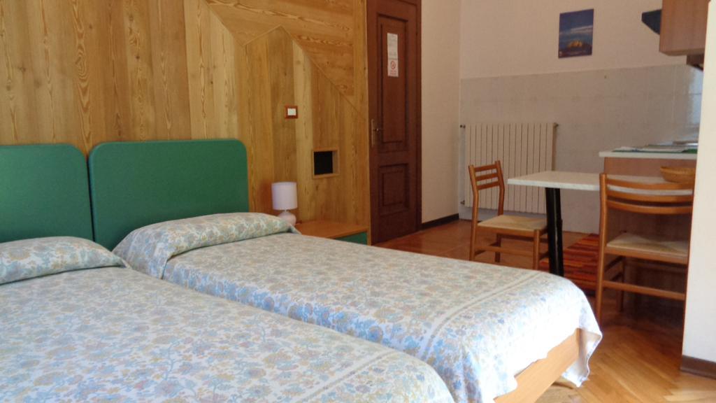 Mont Gele Hotel Ollomont Kültér fotó