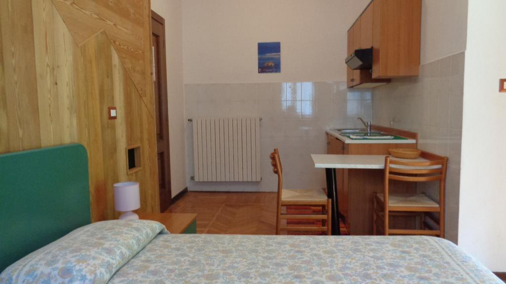Mont Gele Hotel Ollomont Kültér fotó