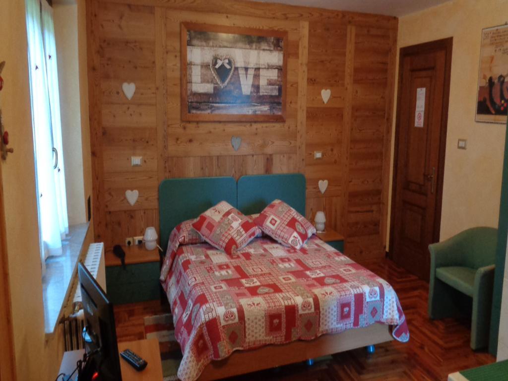 Mont Gele Hotel Ollomont Kültér fotó