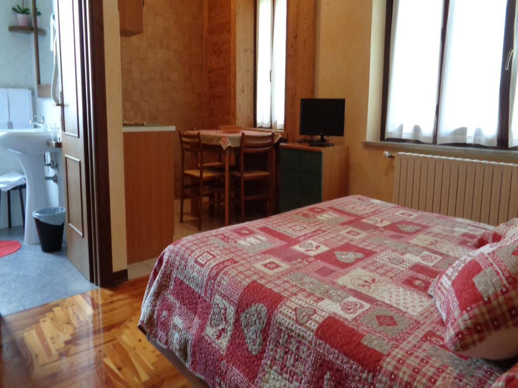 Mont Gele Hotel Ollomont Kültér fotó